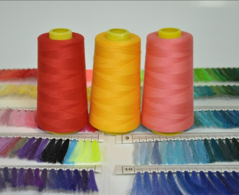 Sprzęt do szycia z poliestrowego włókienka 100% spuntowanego 40/2 3000yds